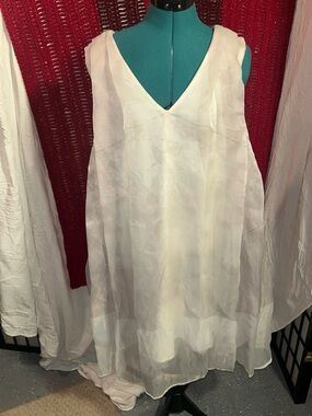 MAKING THE CUT Sheer Ivory V-Neck Dress size medium NWT